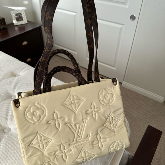 Tote Style Faux Handbag - Picture 2 of 6
